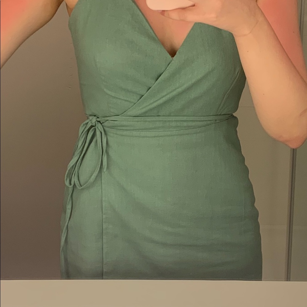 Showpo green tie wrap dress. Size 6. Worn once